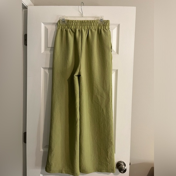 Green Wide-Leg Pants - Picture 6 of 7